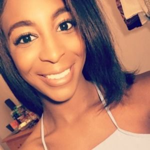 Meet your Posher, Alexis